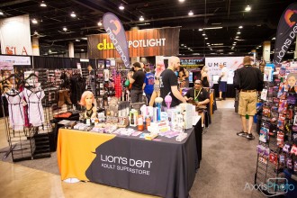 YNOTShootMe.com | Exxxotica Expo Chicago 2016, Day 3
